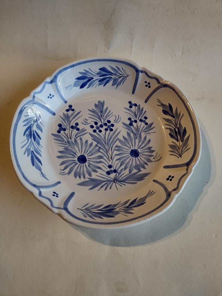 Quimper bord A. Breton blauw/wit doorsnee 21 cm, Antiek en Kunst, Ophalen