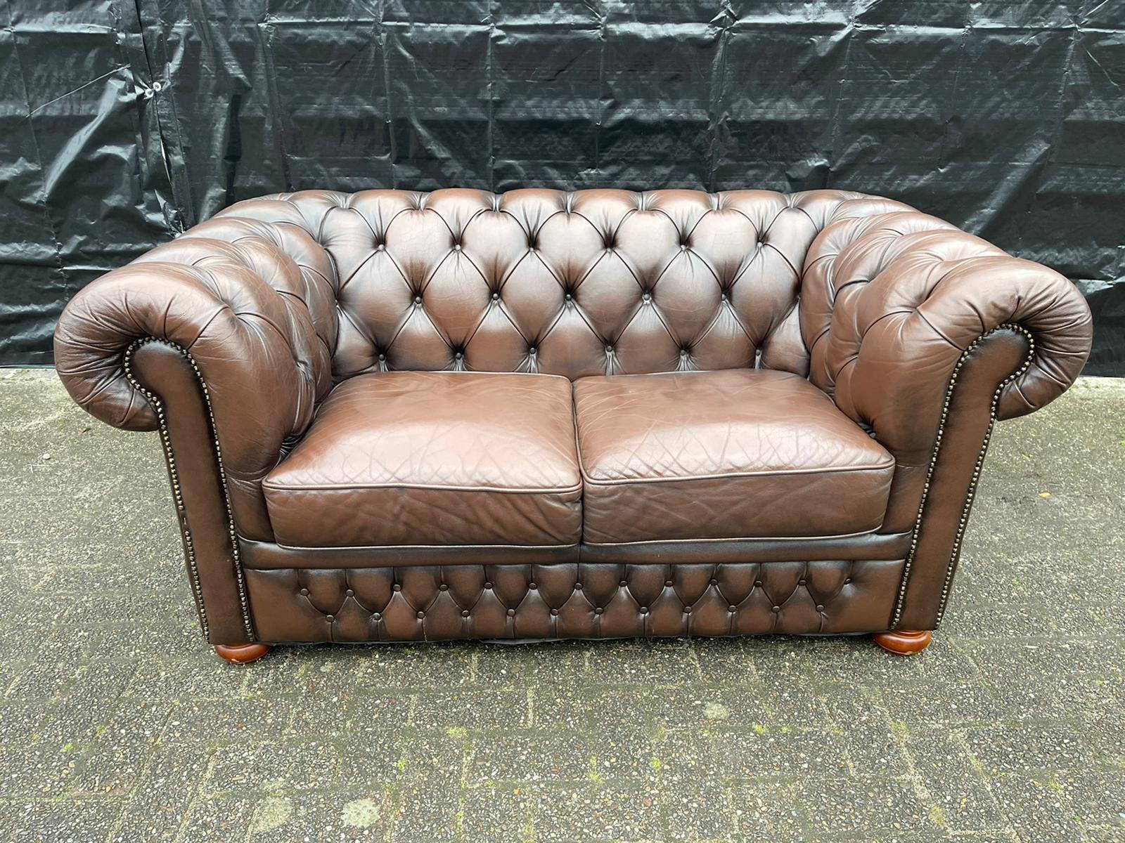Engelse Compacte Chesterfield bank beuin, Ophalen, Zo goed als nieuw, Rechthoekig, Leer