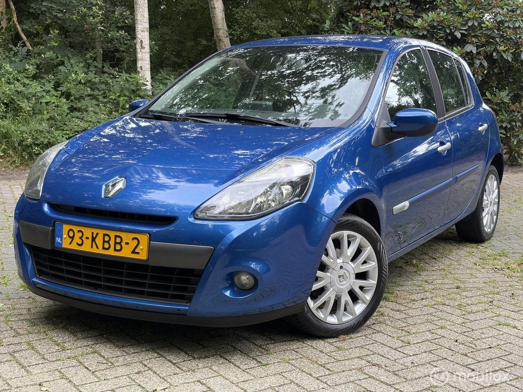 Renault Clio 1.6 Dynamique Automaat, Auto's, Renault, Gebruikt, Zwart, 4 cilinders, 1165 kg