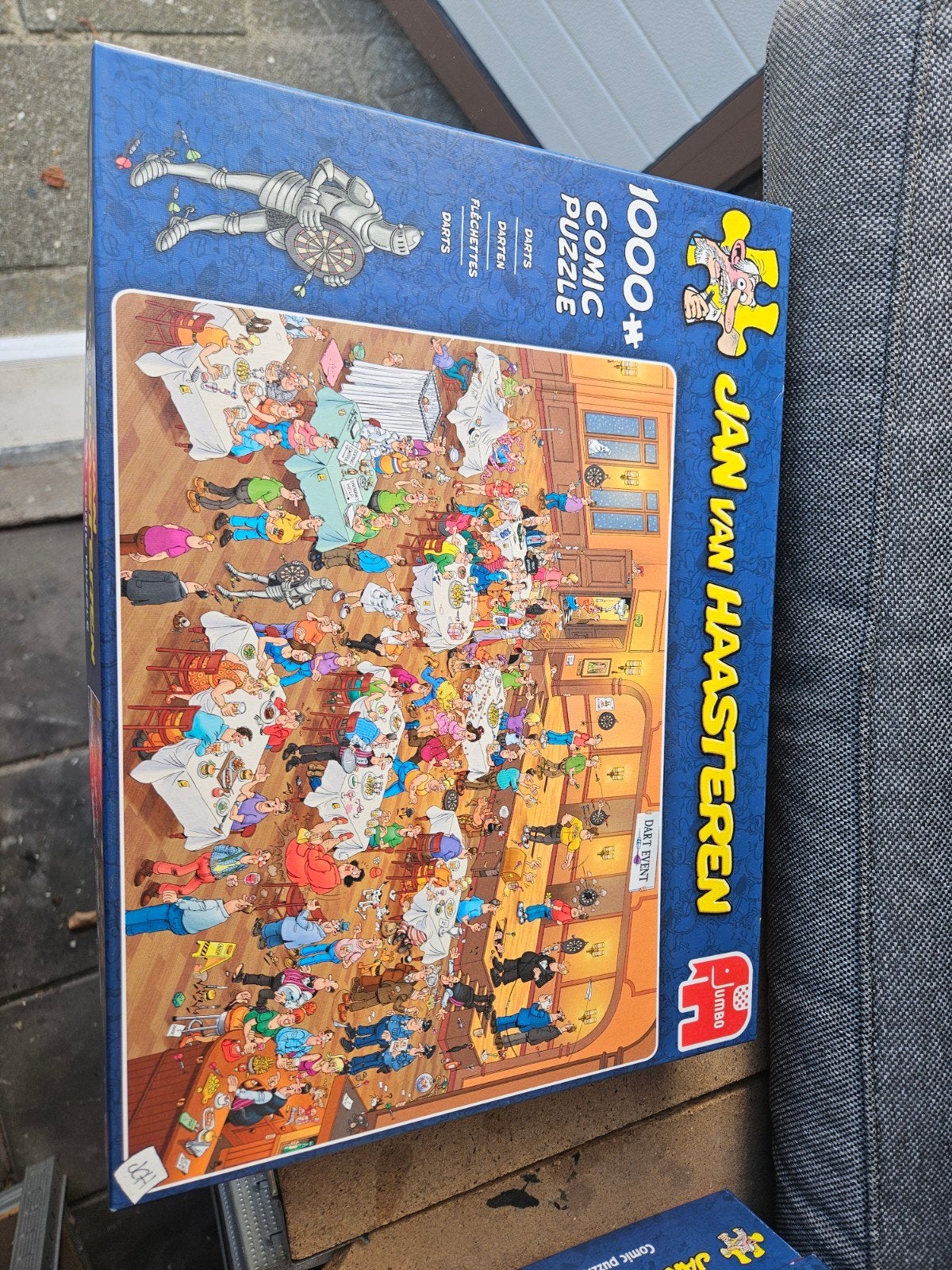 Jan van Haasteren Dart Event 1000+ stukjes legpuzzel, Ophalen of Verzenden, 500 t/m 1500 stukjes, Zo goed als nieuw, Legpuzzel