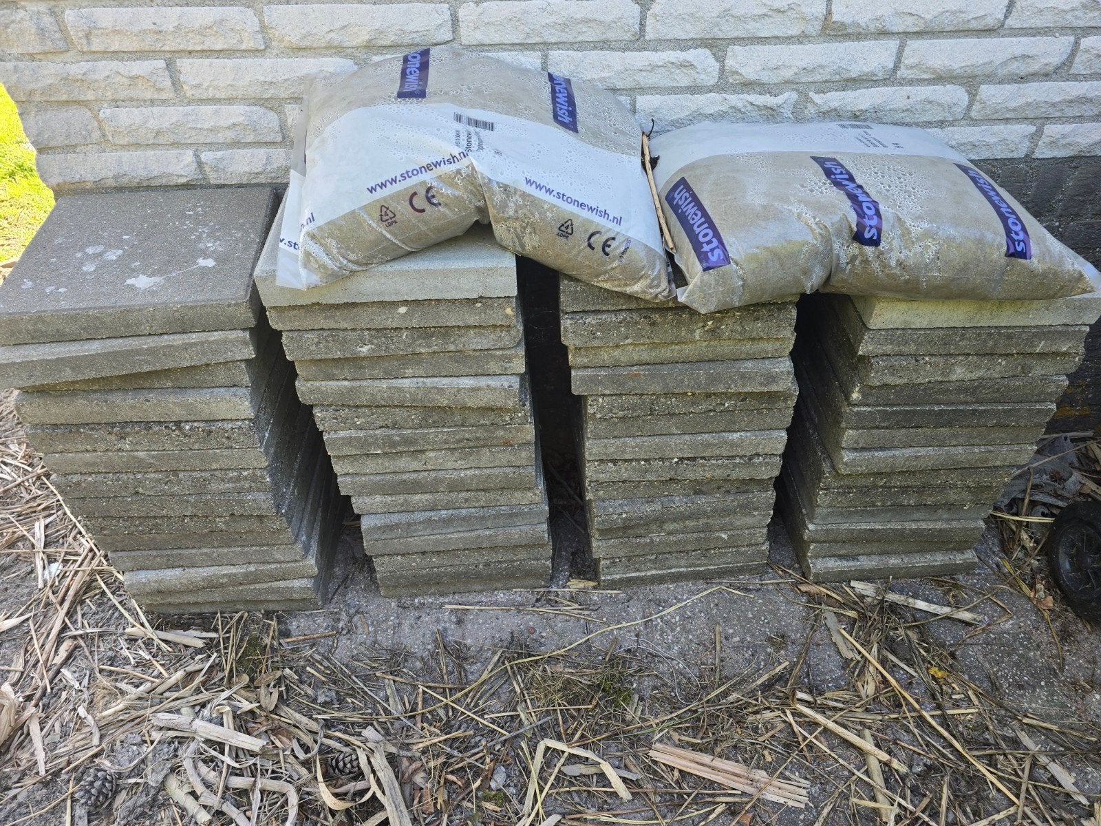 Betonnen terrastegels en opsluitbanden, Gebruikt, Ophalen of Verzenden, 10 m² of meer, Beton