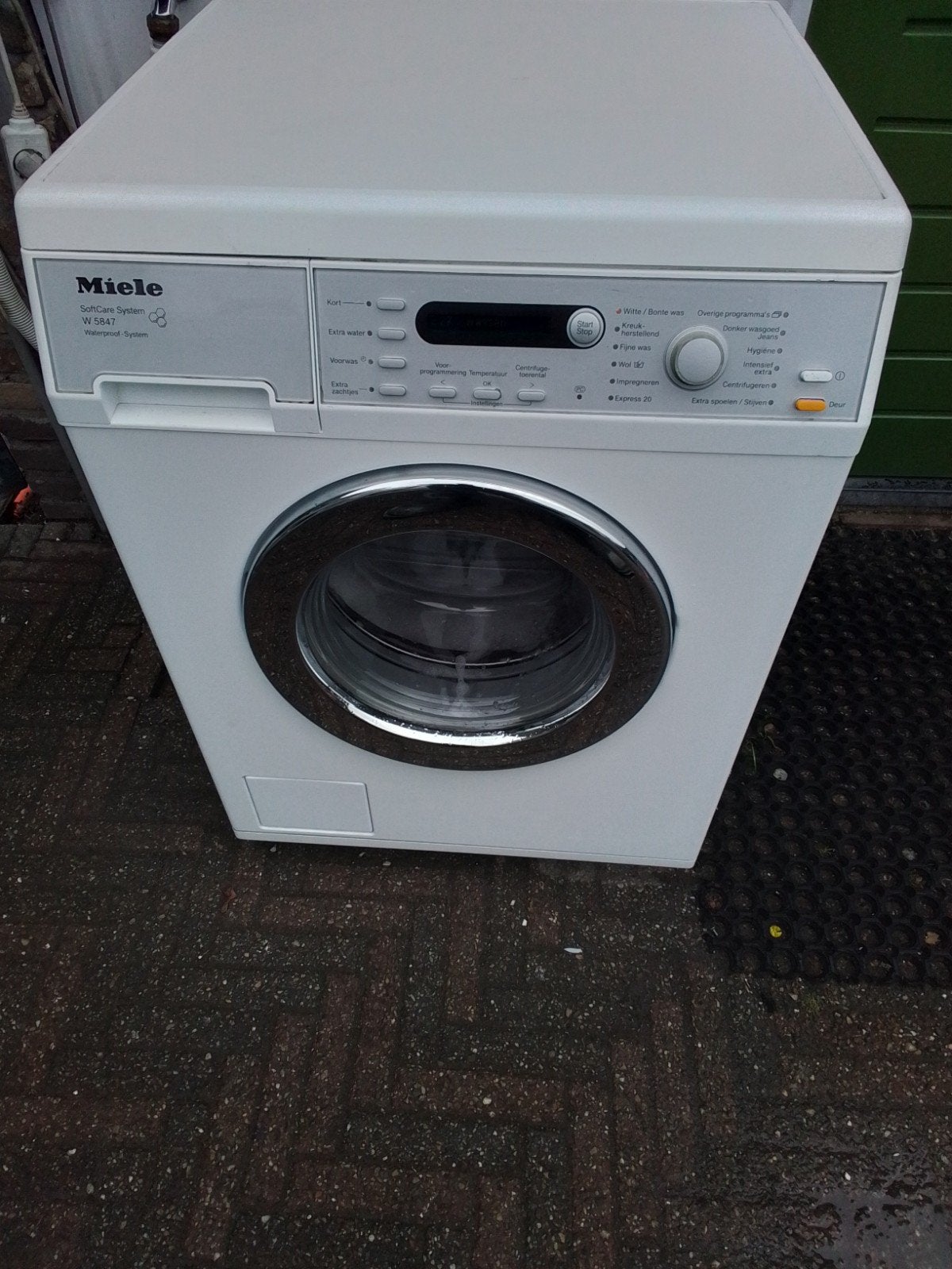 Miele wasmachine 7 kilo 1400 of 1600 toeren, 6 tot 8 kg, Ophalen, 1600 toeren of meer, 85 tot 90 cm
