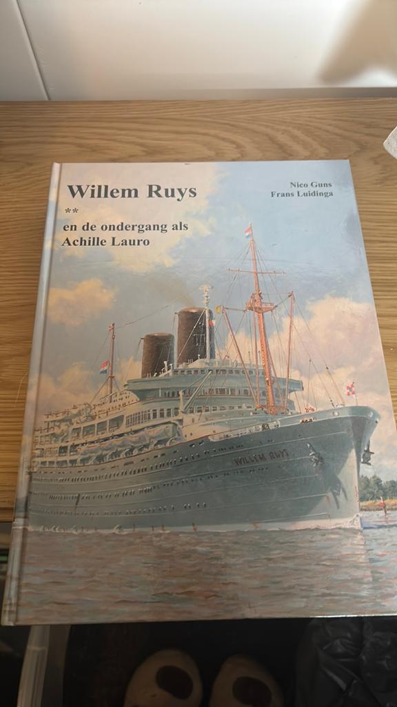 Willem Ruys en de ondergang als Achille Lauro - Nico Guns, Ophalen of Verzenden, Gelezen