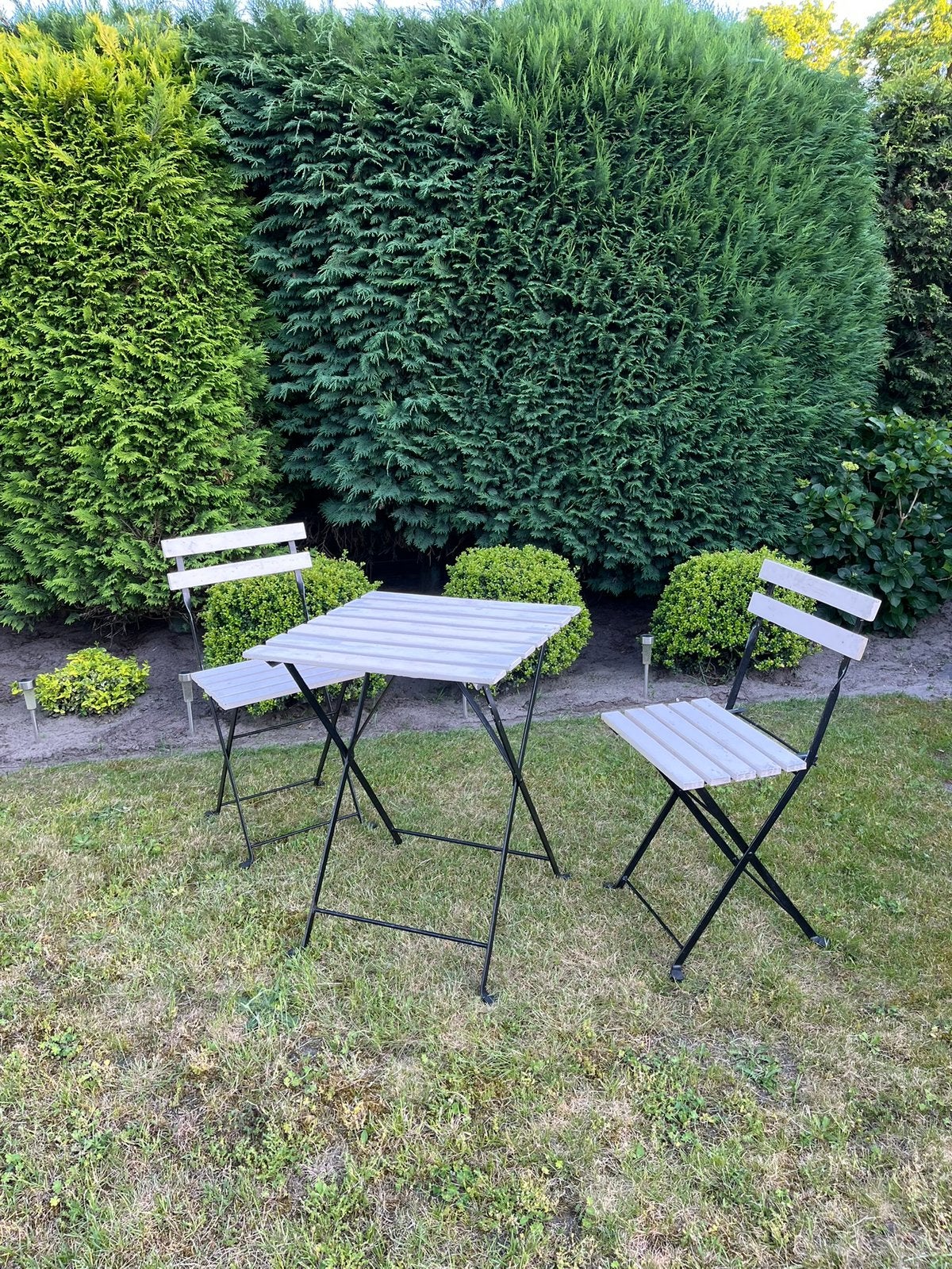 Bistro tuinset tafel+2 stoeltjes hout/ijzer inklapbaar, Gebruikt, Tuinset, Hout, Ophalen