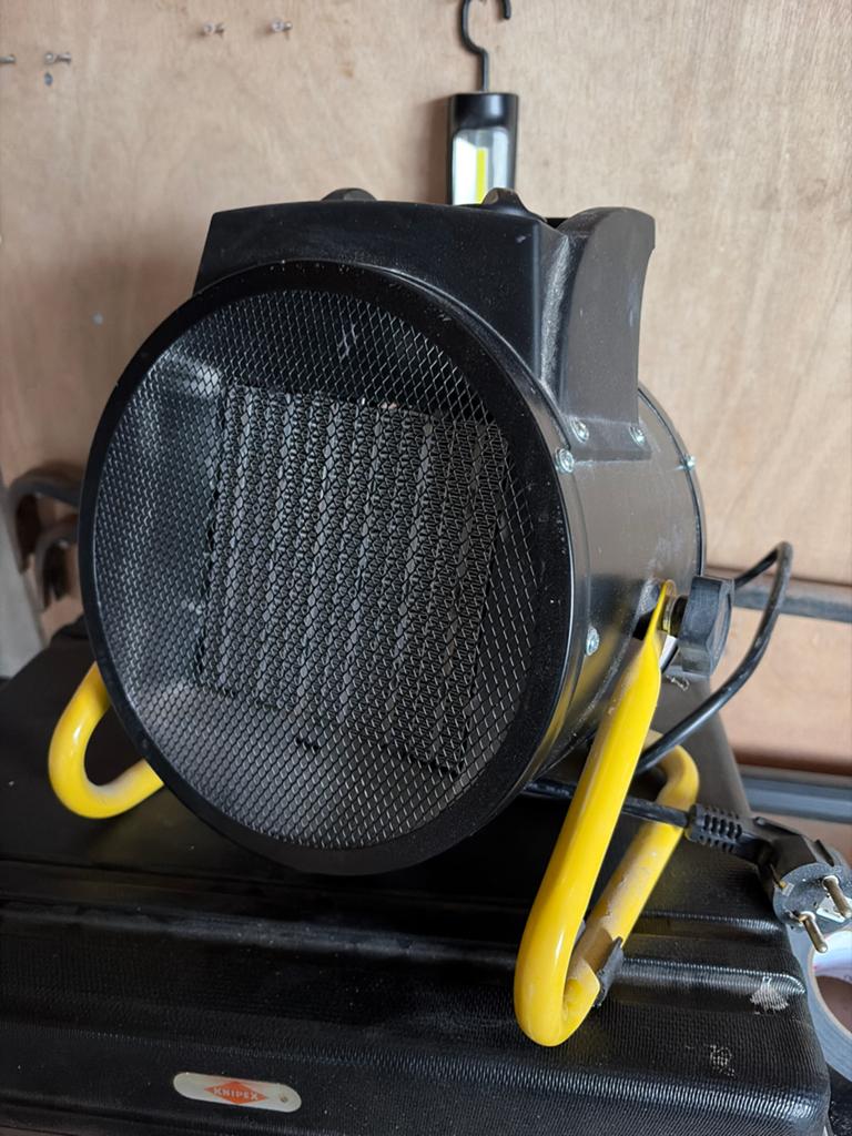 HBM 1500-3000w Heater Ventilator, Huis en Inrichting, Kachels, Ophalen of Verzenden, Zo goed als nieuw, Elektrisch, Overige soorten