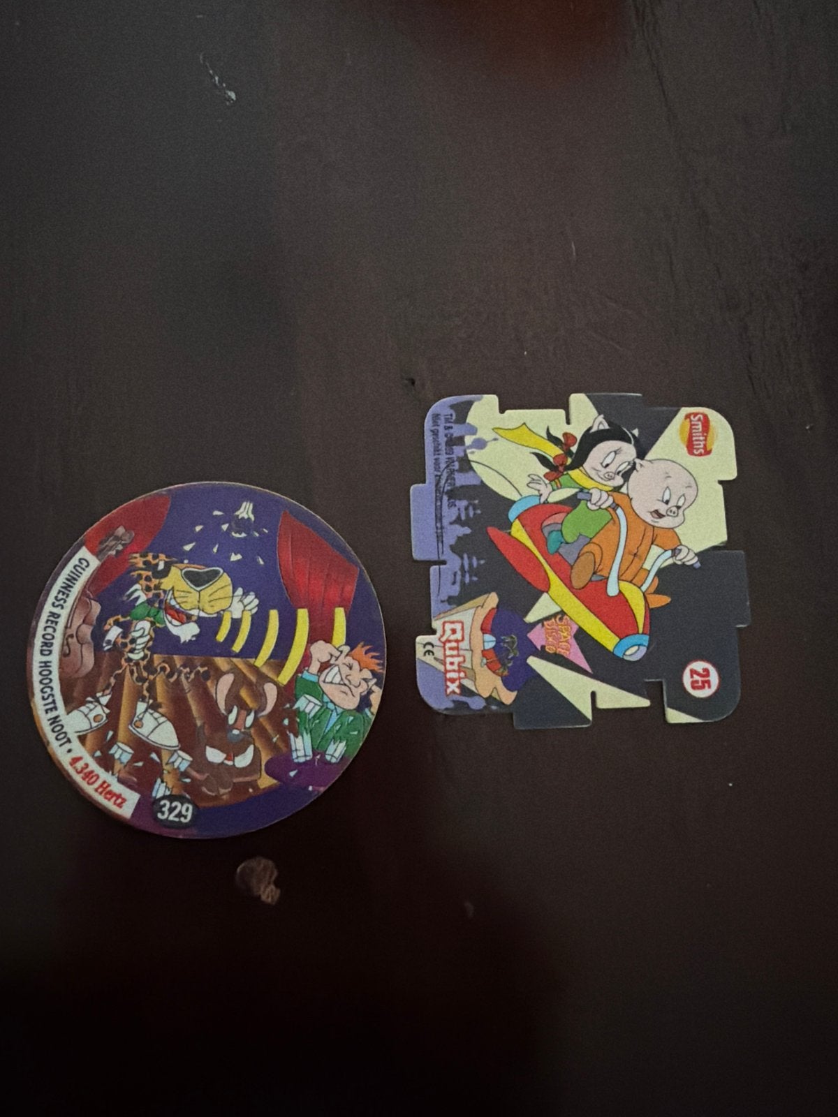 Twee bijzondere Flippo's: Guinness Record & Looney Tunes, Verzamelen, Ophalen of Verzenden, Guinness Record, Losse flippo's