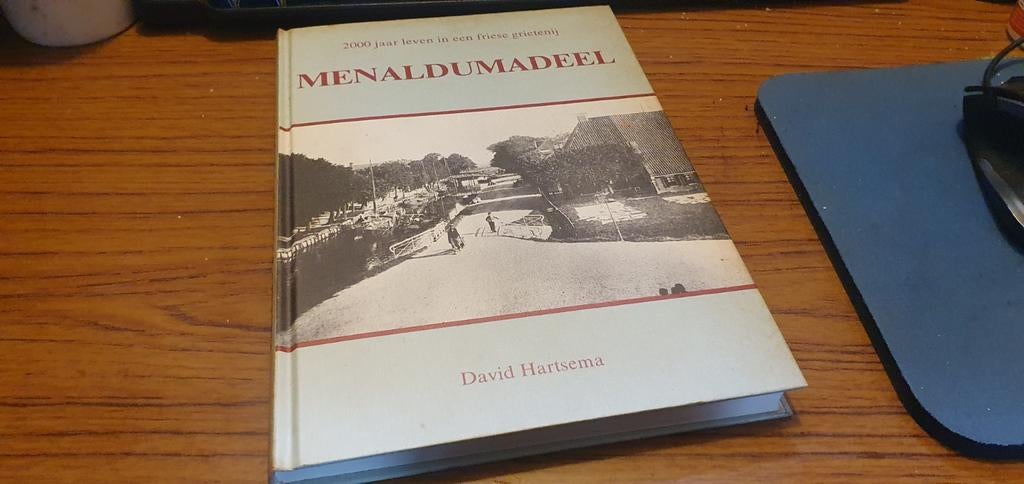 Menaldumadeel 2000 jaar leven in een friese grietenij - 1981, Ophalen of Verzenden, Gelezen, David Hartsema