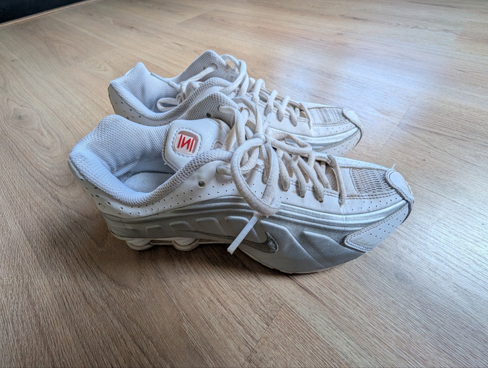 Nike Shox R4 Dames Sneakers Maat 38 - Gebruikt maar Goed, Wit, Nike, Ophalen of Verzenden, Sneakers of Gympen