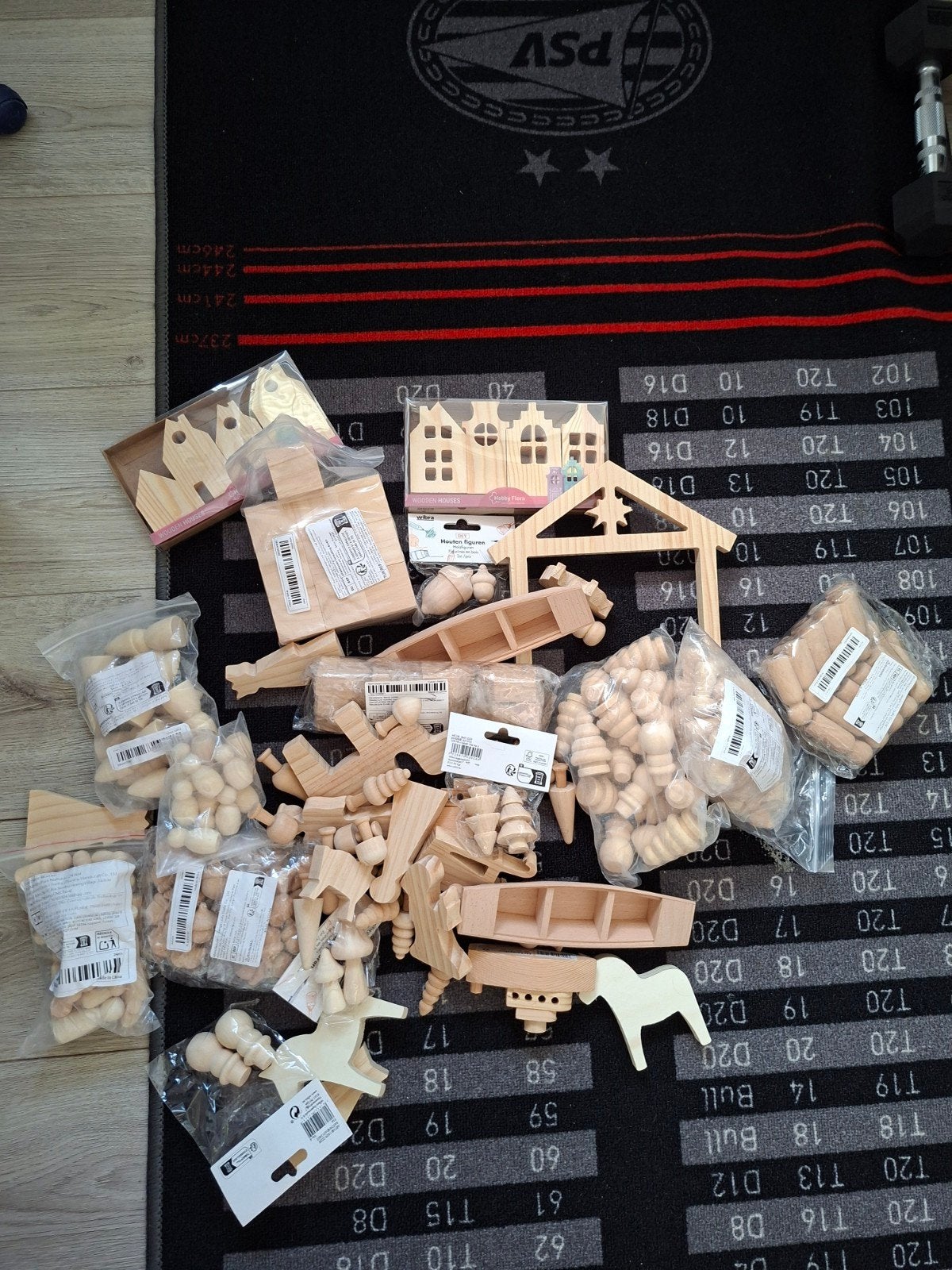 Nieuw knutselmateriaal van hout: huisjes, figuurtjes en meer, Handgemaakt, Nieuw, Knutselmateriaal, Hout