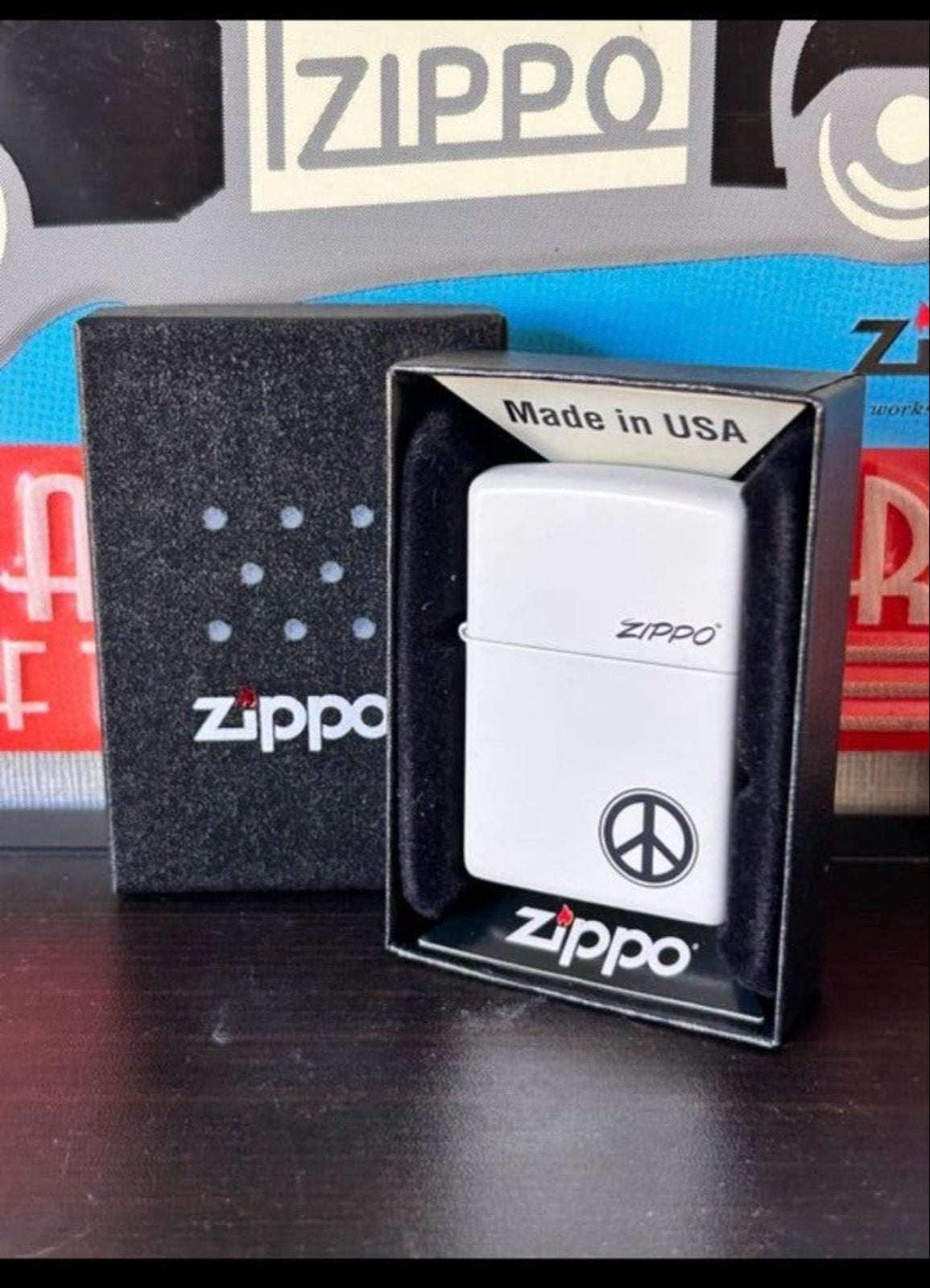 Zippo D16-Mat wit Peace - Nieuw in doos, Ophalen of Verzenden, Nieuw, Aansteker