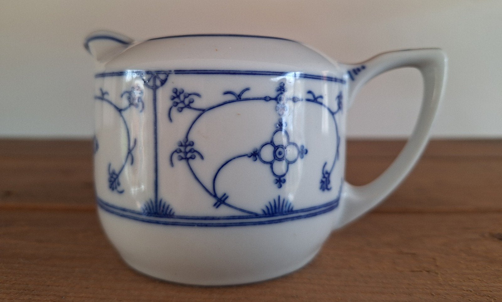 Blauw wit melkkannetje jäger eissenbergh, porselein, Overige typen, Ophalen of Verzenden, Zo goed als nieuw, Overige stijlen