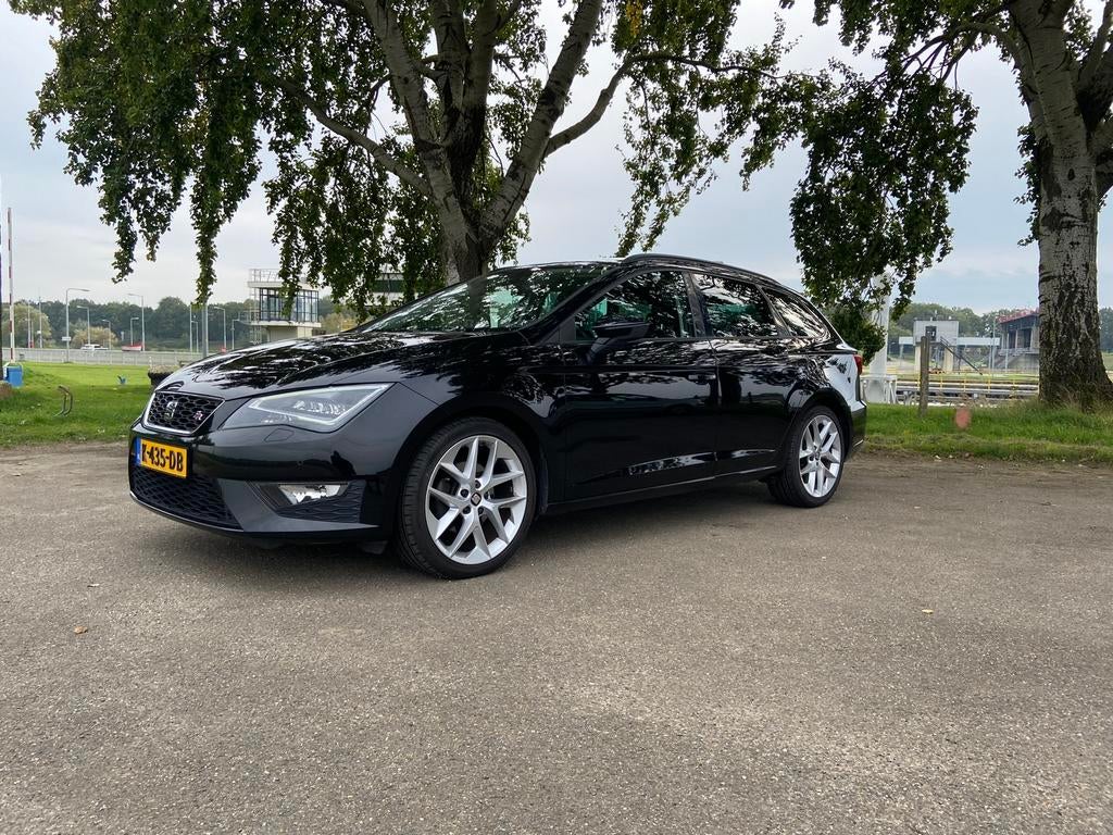 Seat Leon 1.4 TSI FR 125pk 2015 Zwart, Auto's, Seat, Particulier, Leon, Airbags, Airconditioning, Alarm, Bluetooth, Centrale vergrendeling