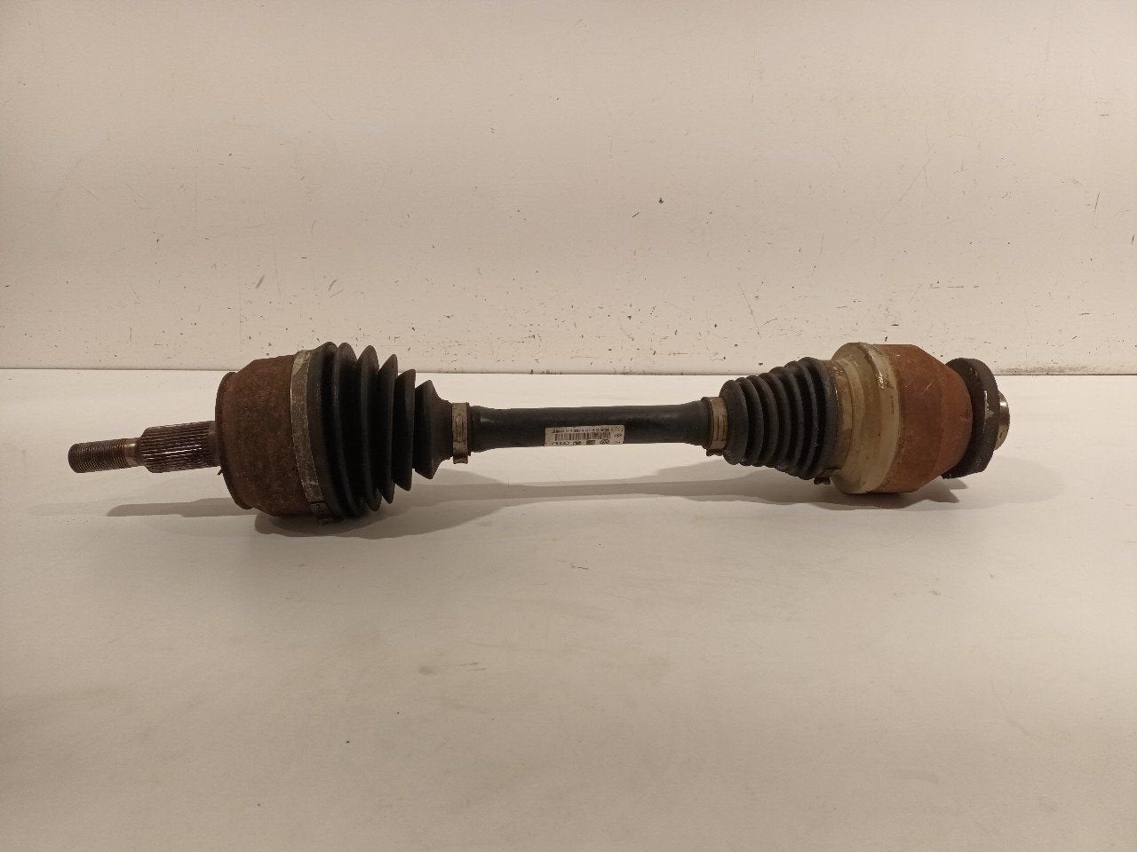 Aandrijfas links voor Volkswagen Transporter, Onderdelen@venauto.nl, Van der Ven Autorecycling B.V., Gebruikt, Ettenseweg 76, 4706 PB Roosendaal, The Netherlands