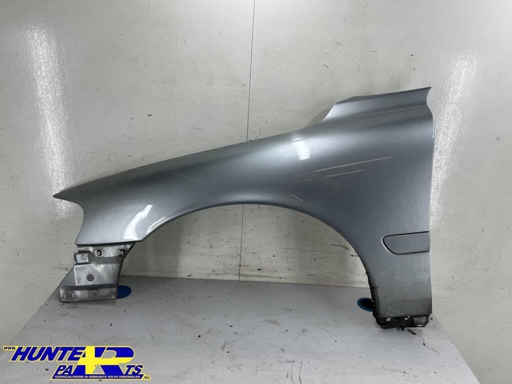 Voorscherm links grijs 477-46 Volvo V70/S60 ('00-'08), Gebruikt, Ophalen of Verzenden, Volvo, Volvo