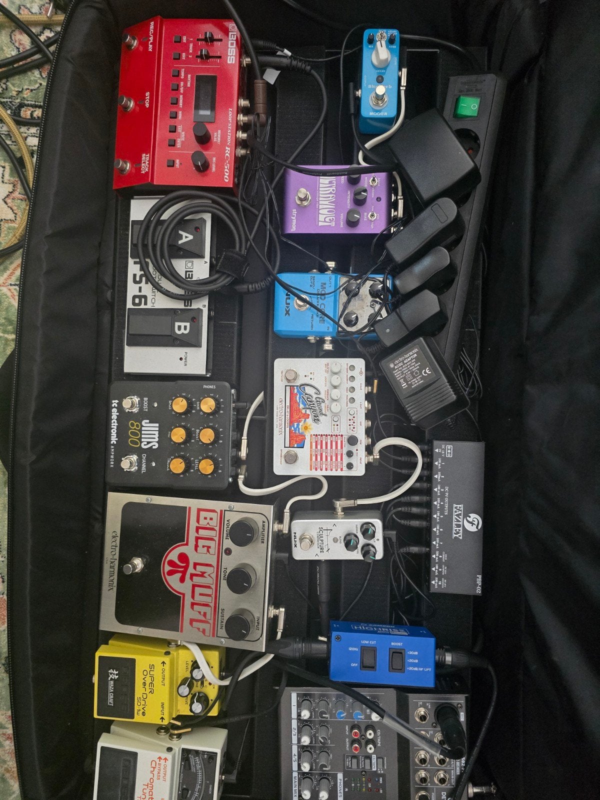 Gitaar pedalboard + mic en statief voor live optreden, Ophalen, Zo goed als nieuw, Multi-effect