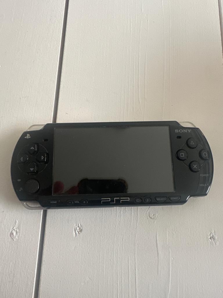 Sony PSP - Werkt perfect, zonder oplader, Spelcomputers en Games, Spelcomputers | Sony PSP, Ophalen of Verzenden, Gebruikt, Zwart