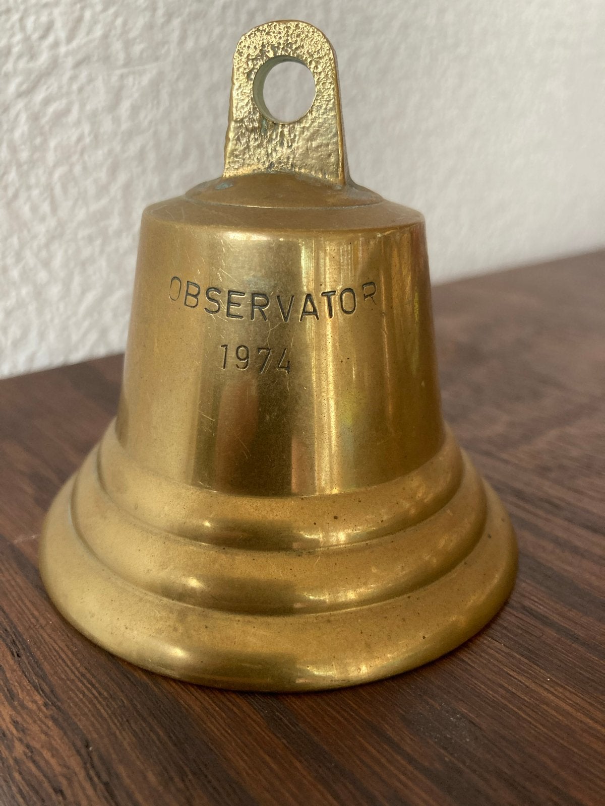 Messing bel met inscriptie "Observator 1974" - 8cm breed, Ophalen of Verzenden, Gebruikt, Motorboot of Zeilboot, Gebruiksvoorwerp