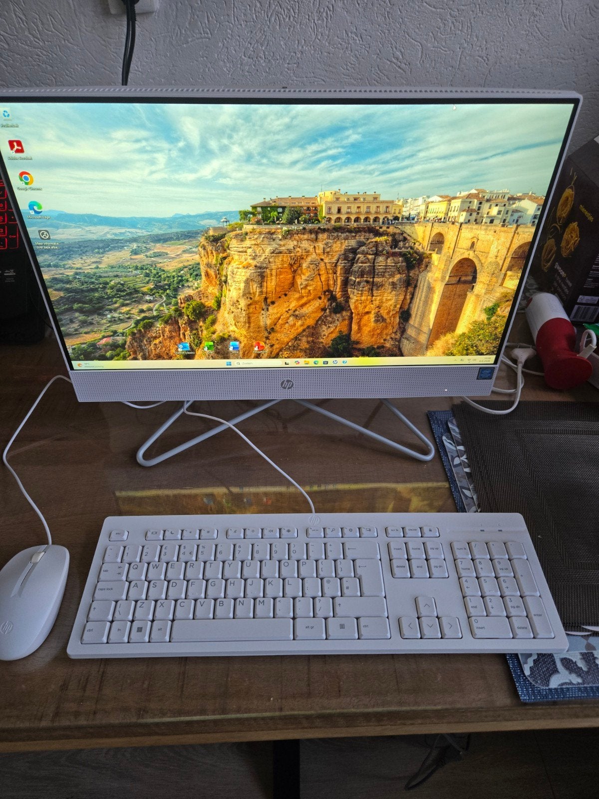 HP All-in-One 22-dd2xxx Desktop PC - Intel Pentium Silver, Computers en Software, Desktop Pc's, Ophalen of Verzenden