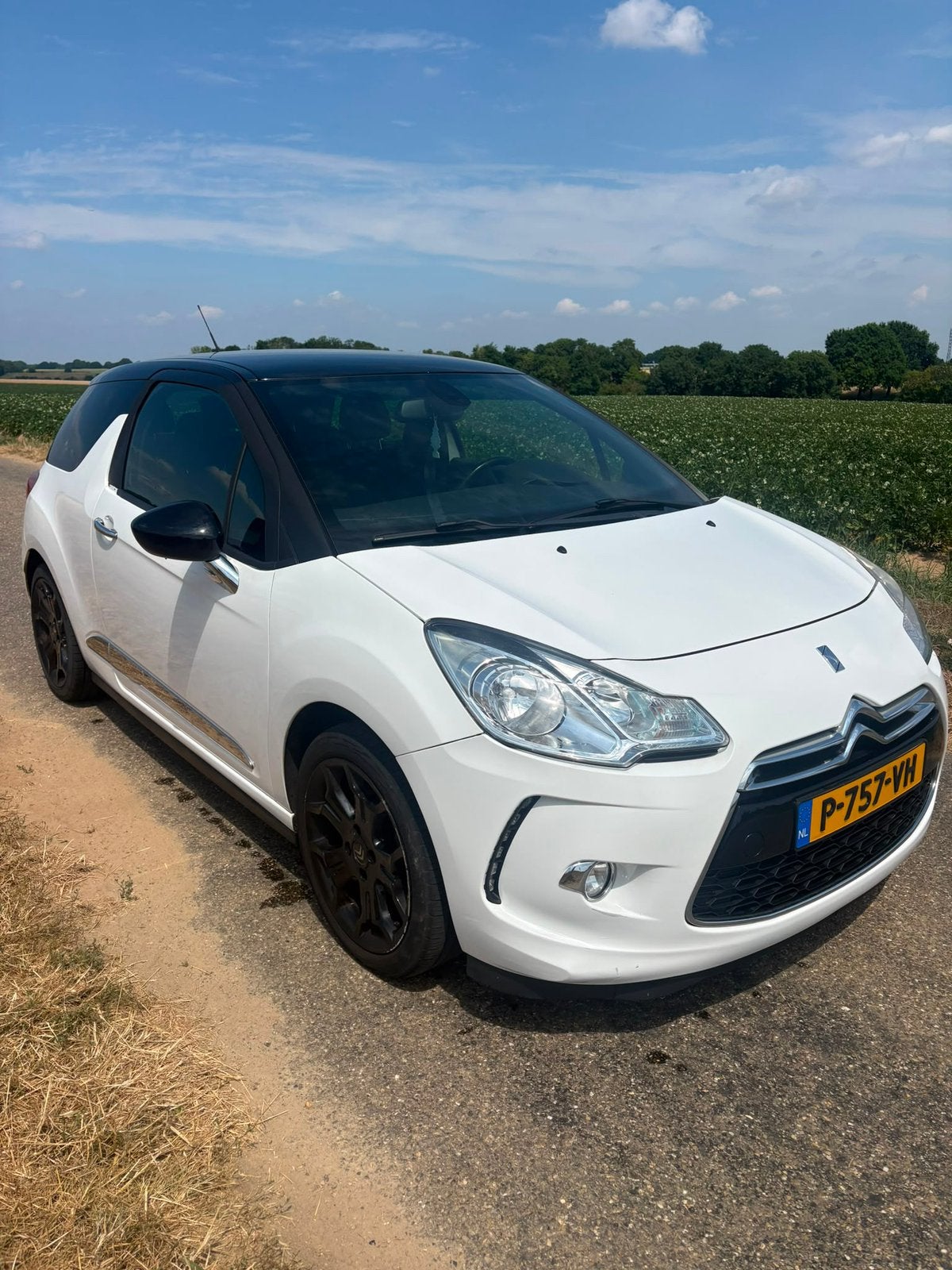 Citroën DS3 1.6 VTI 88KW 2013 Wit, Auto's, Voorwielaandrijving, 40 €/maand, 4 cilinders, Wit