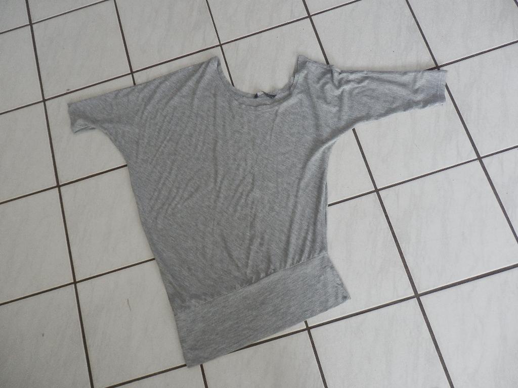 Clockhouse grijze asymmetrische top maat S, Kleding | Dames, Ophalen of Verzenden, Zo goed als nieuw, Korte mouw, Clockhouse