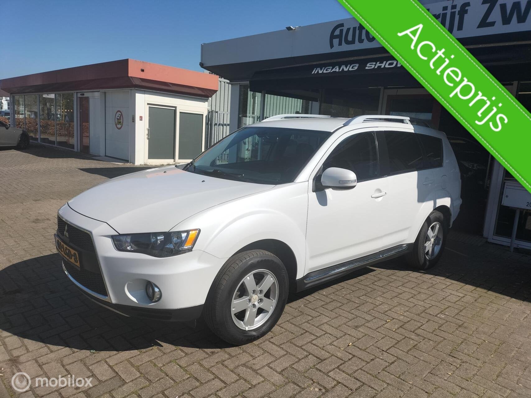 MITSUBISHI OUTLANDER 2.0 INTRO|2010|NAVI|CRUISE|NIEUWE APK!, Auto's, 1998 cc, Stof, Zwart, 4 cilinders