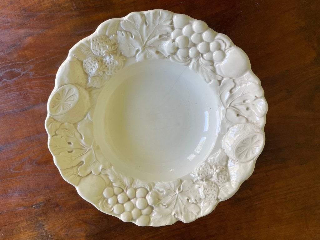 Vintage faiance barbotine / majolica fruitschaal op voet, Huis en Inrichting, Keuken | Servies, Gebruikt, Overige merken, Verzenden