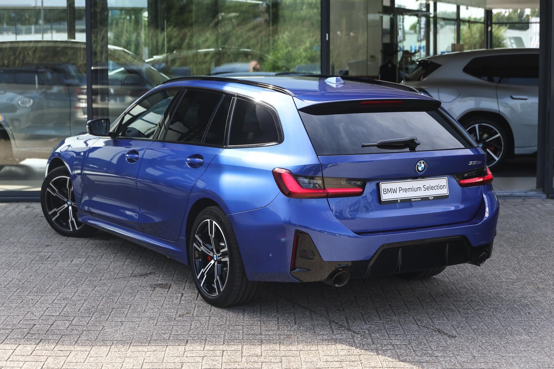BMW 3 Serie Touring 330e M Sport Automaat / Sportstoelen / A, Achterwielaandrijving, Gebruikt, 4 cilinders, Met garantie (alle)
