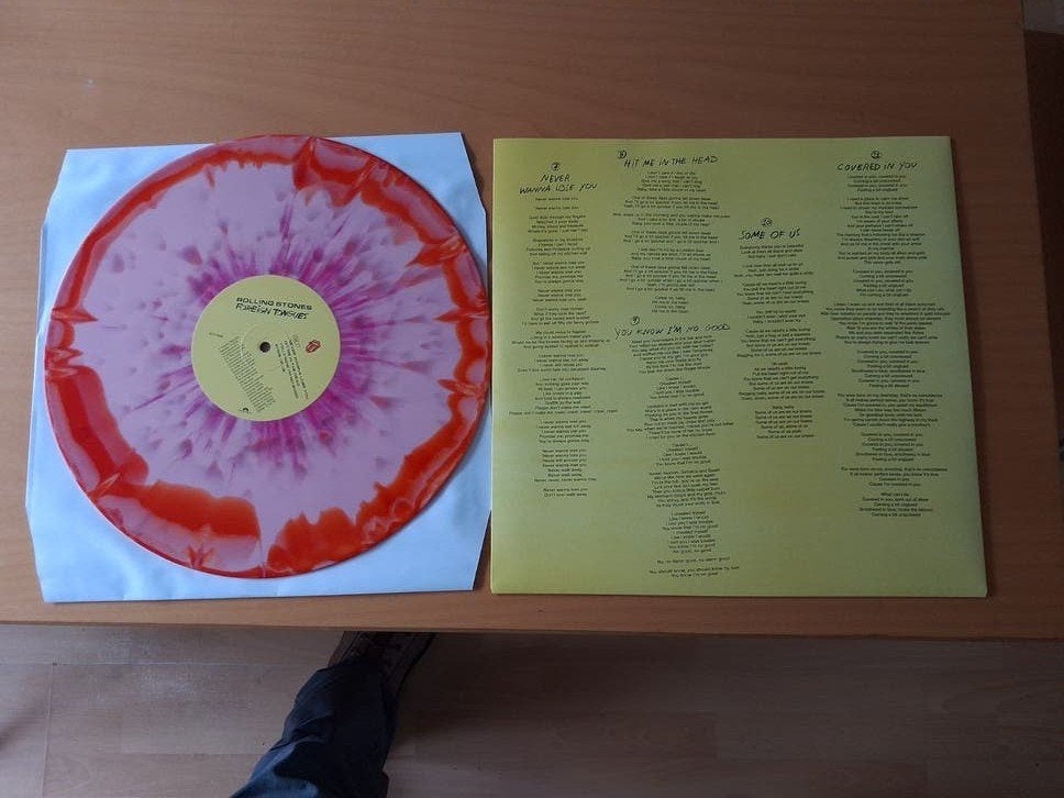 Foto 5 van Rolling Stones - Foreign Tongues Limited Edit Blood Records