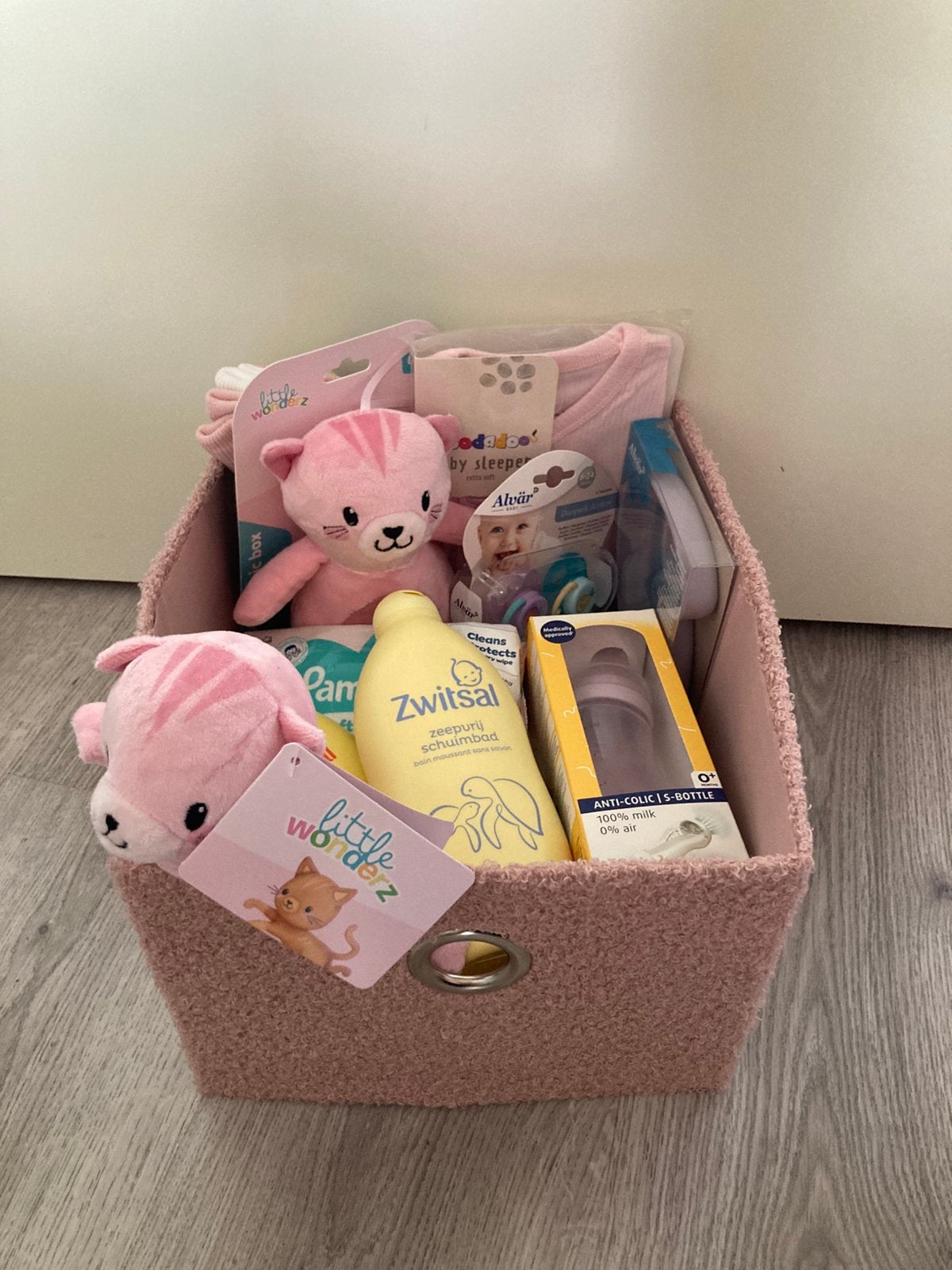 Luxe XL Kraampakket Meisje (Zwitsal,Pampers en Difrax)NIEUW!, Ophalen of Verzenden, Nieuw, Kraamcadeau