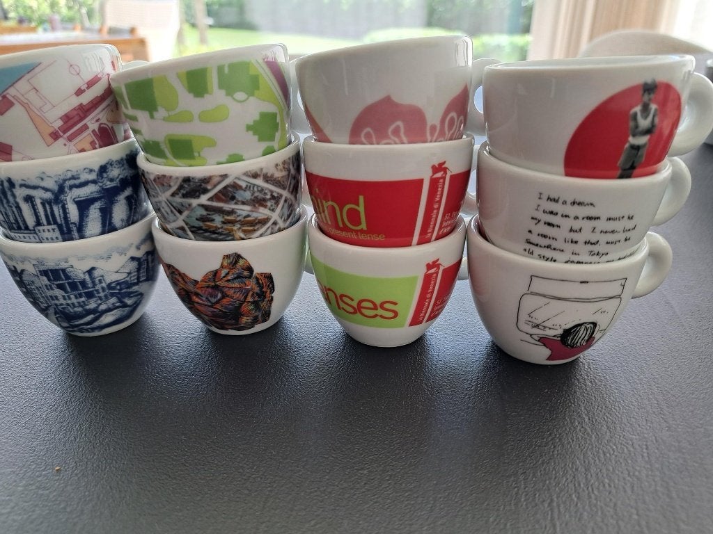 12 verschillende illy espresso cups, Verzamelen, Porselein, Kristal en Bestek, Ophalen, Nieuw, Porselein, Kop en/of schotel