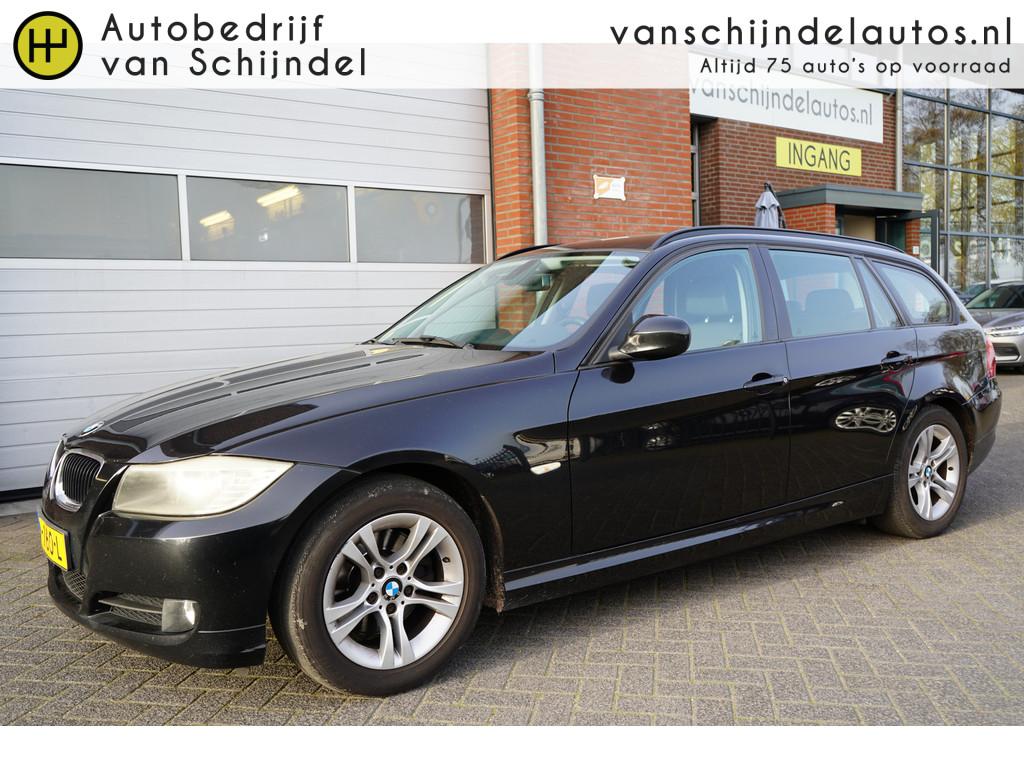 BMW 3 Serie Touring 318D CORPORATE LEASE BUSINESSLINE NAVIGA, Auto's, BMW, Zwart, 4 cilinders, 1465 kg, Zwart