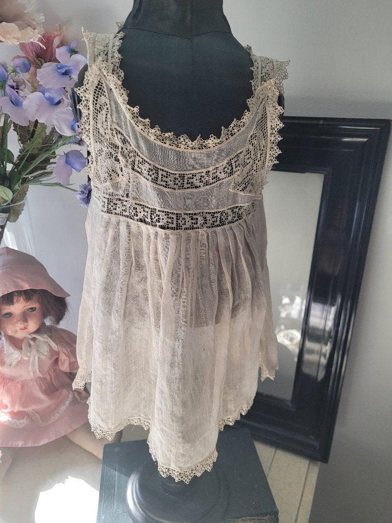 Antiek ragfijn kinderjurkje, Antiek en Kunst, Ophalen of Verzenden, Kinderen, Vintage antiek oud
