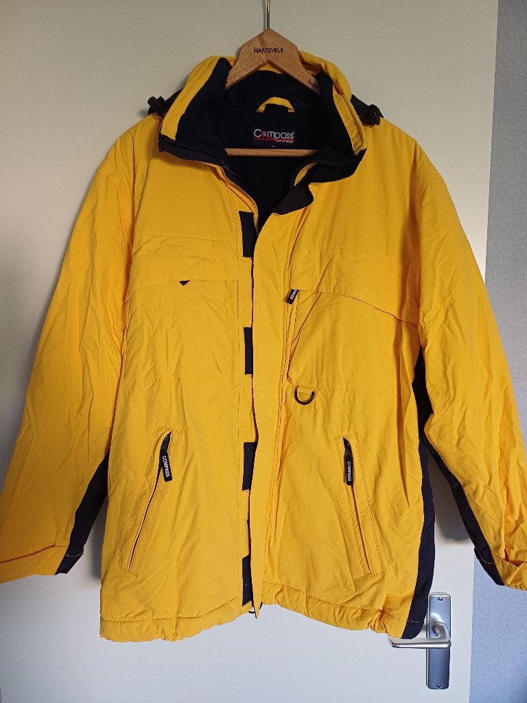 Outdoor jas Compass, Kleding | Dames, Jassen | Winter, Ophalen, Zo goed als nieuw, Maat 42/44 (L), Geel