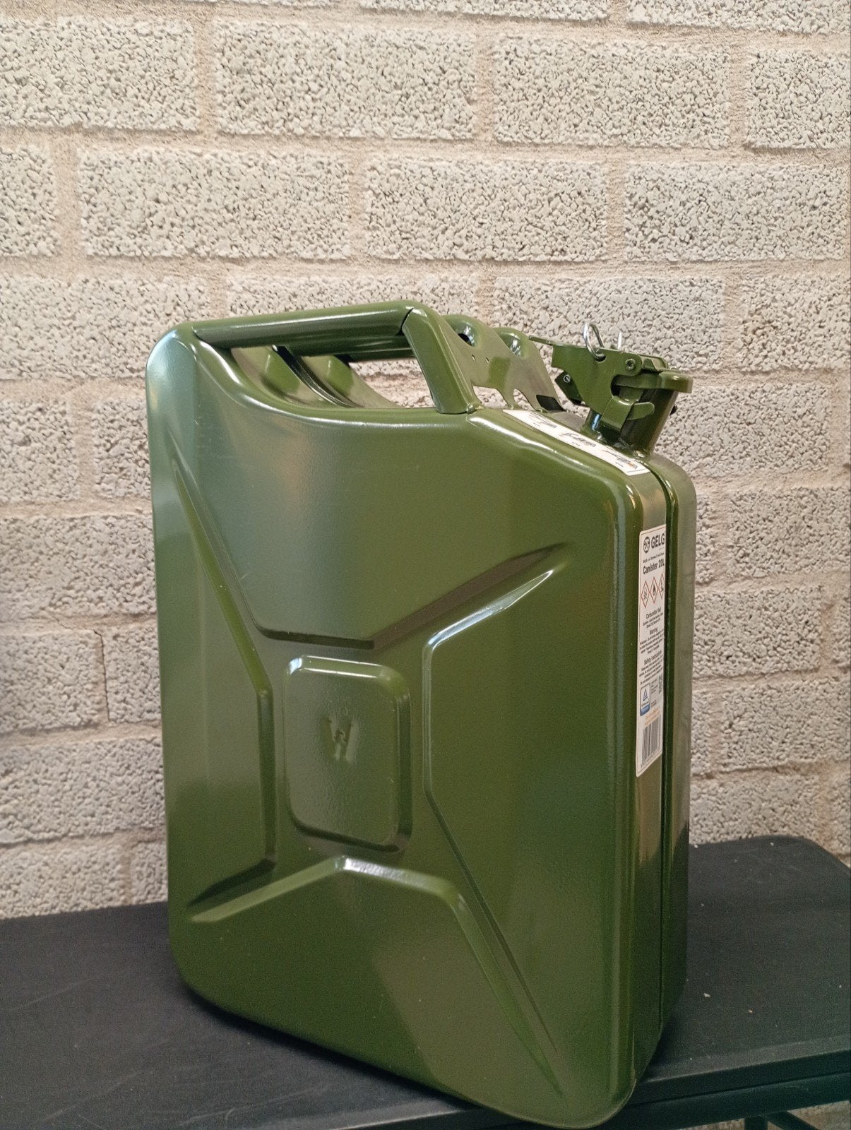 Olijfgroene Stalen Brandstofjerrycan 20L, Auto diversen, Ophalen of Verzenden