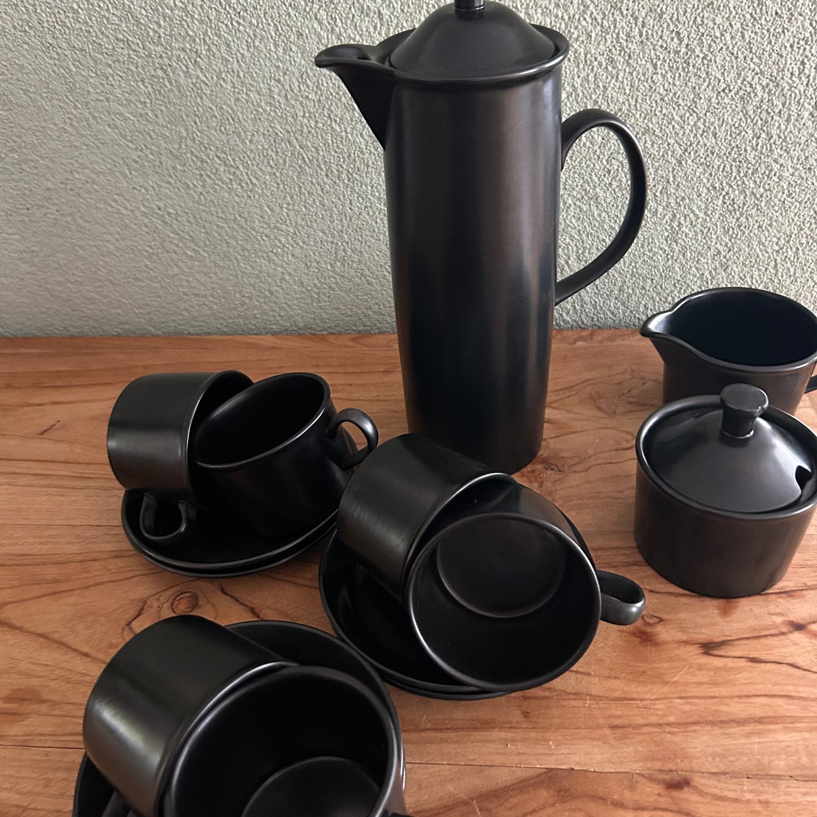 9 delig zwart wedgewood rouw servies, Ophalen, Zo goed als nieuw, Wedgwood, Porselein