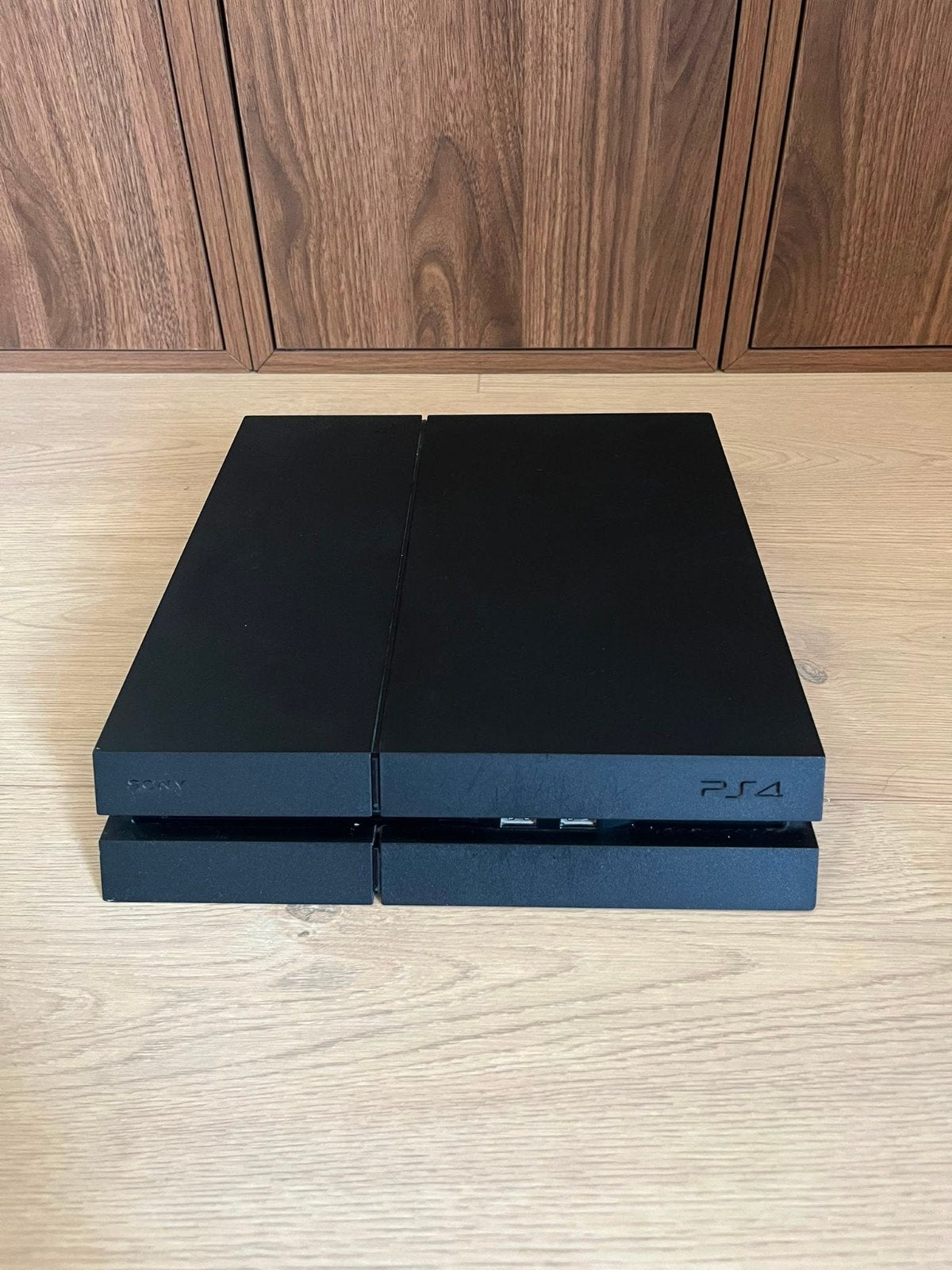 PlayStation 4 (PS4) 1TB met 2 controllers en oortje, 2 spelers, Ophalen, Gebruikt, Vanaf 3 jaar