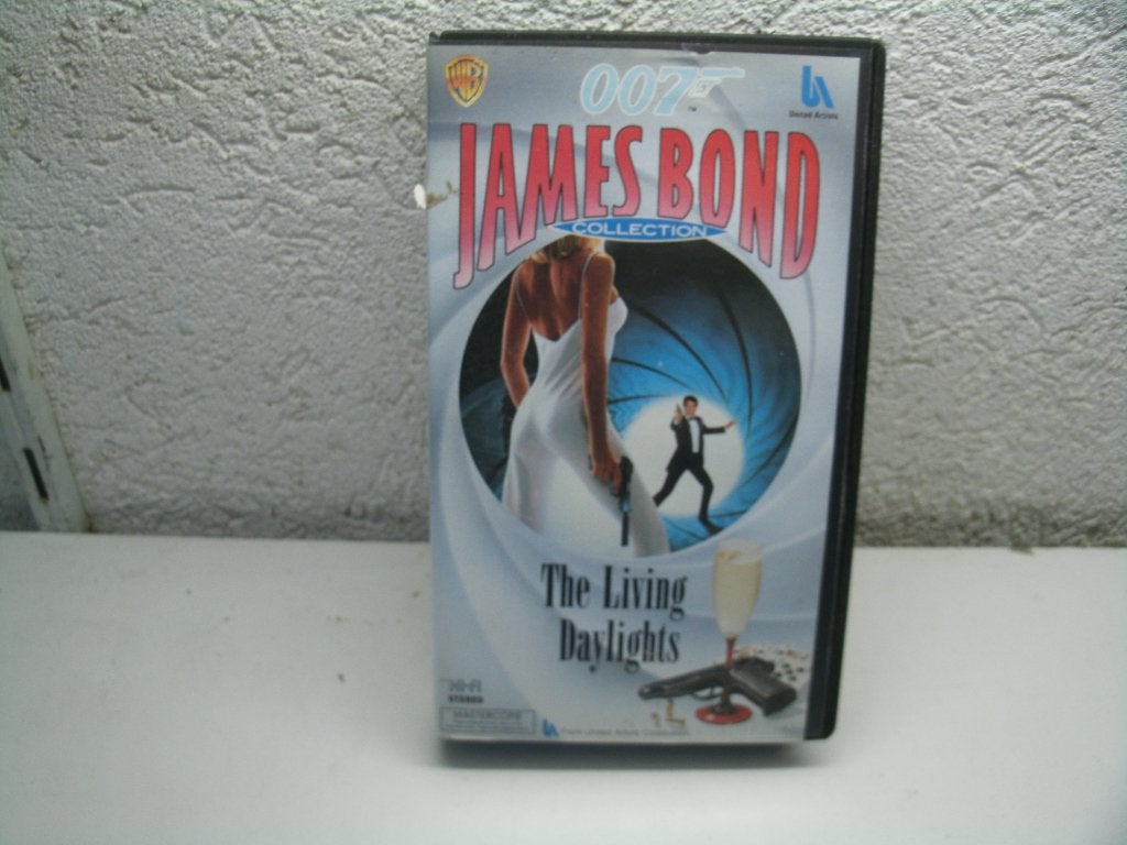 vhs 104b the living daylights, Cd's en Dvd's, Vanaf 16 jaar, Ophalen of Verzenden, Zo goed als nieuw, Horror