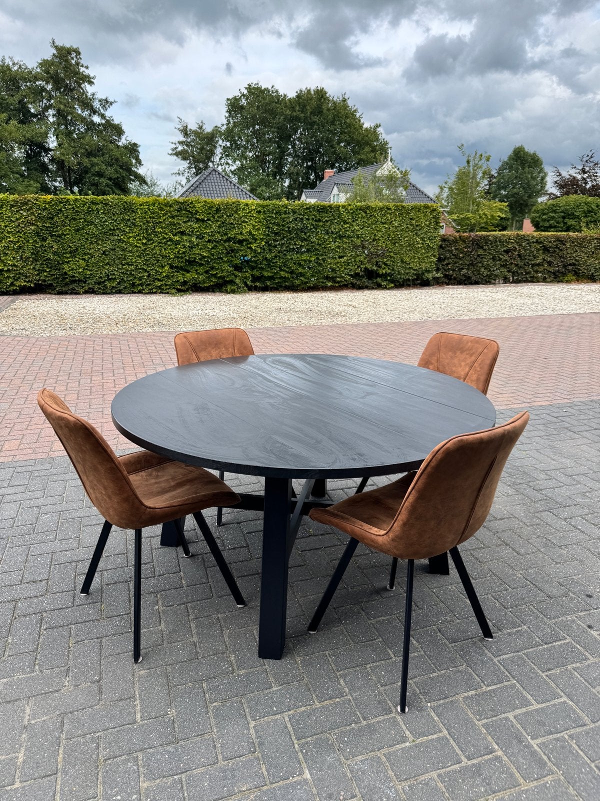 Ronde zwarte tafel (150cm) met 4 cognac stoelen, Ophalen, 100 tot 150 cm, 150 tot 200 cm, Rond