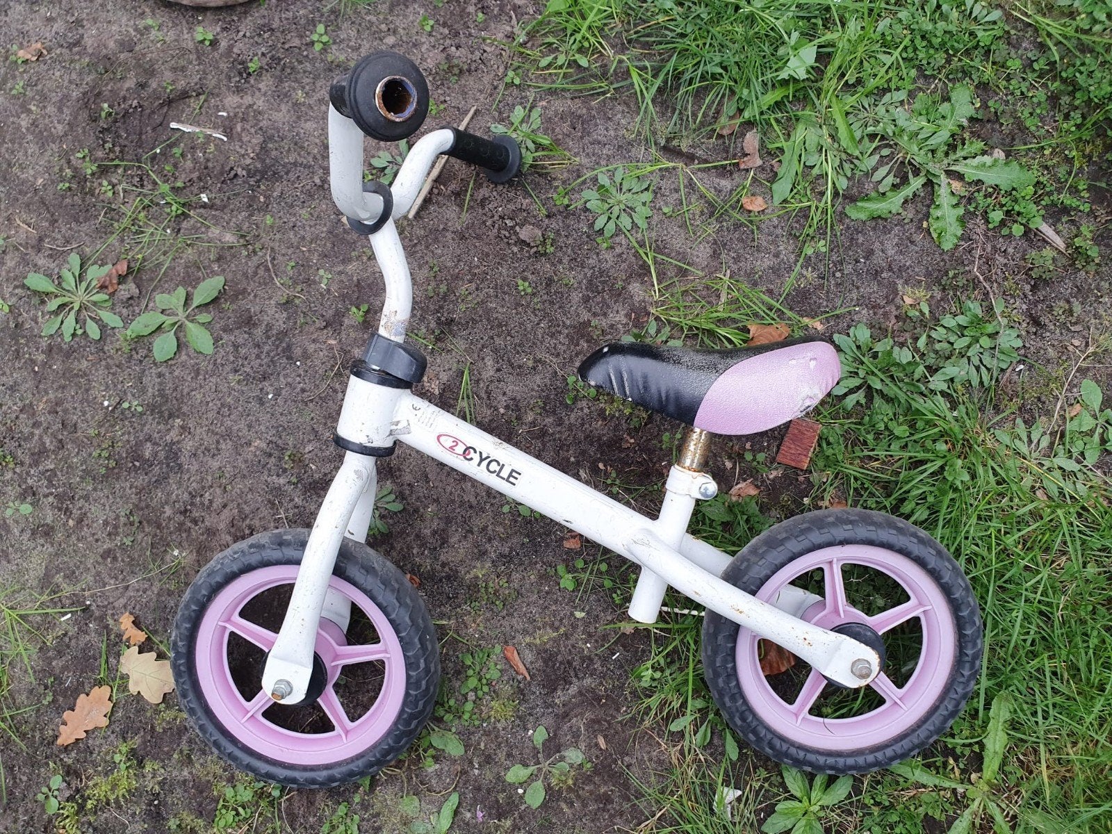 Wit roze loopfiets - veel gebruikt, gratis afhalen, Ophalen, Gebruikt