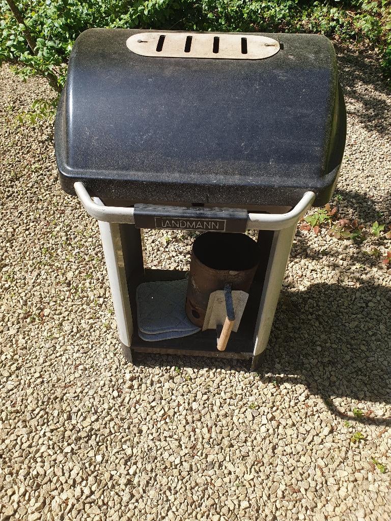 bbq + starter met aanmaakblokjes, Ophalen, Gebruikt, Landmann, Met accessoires