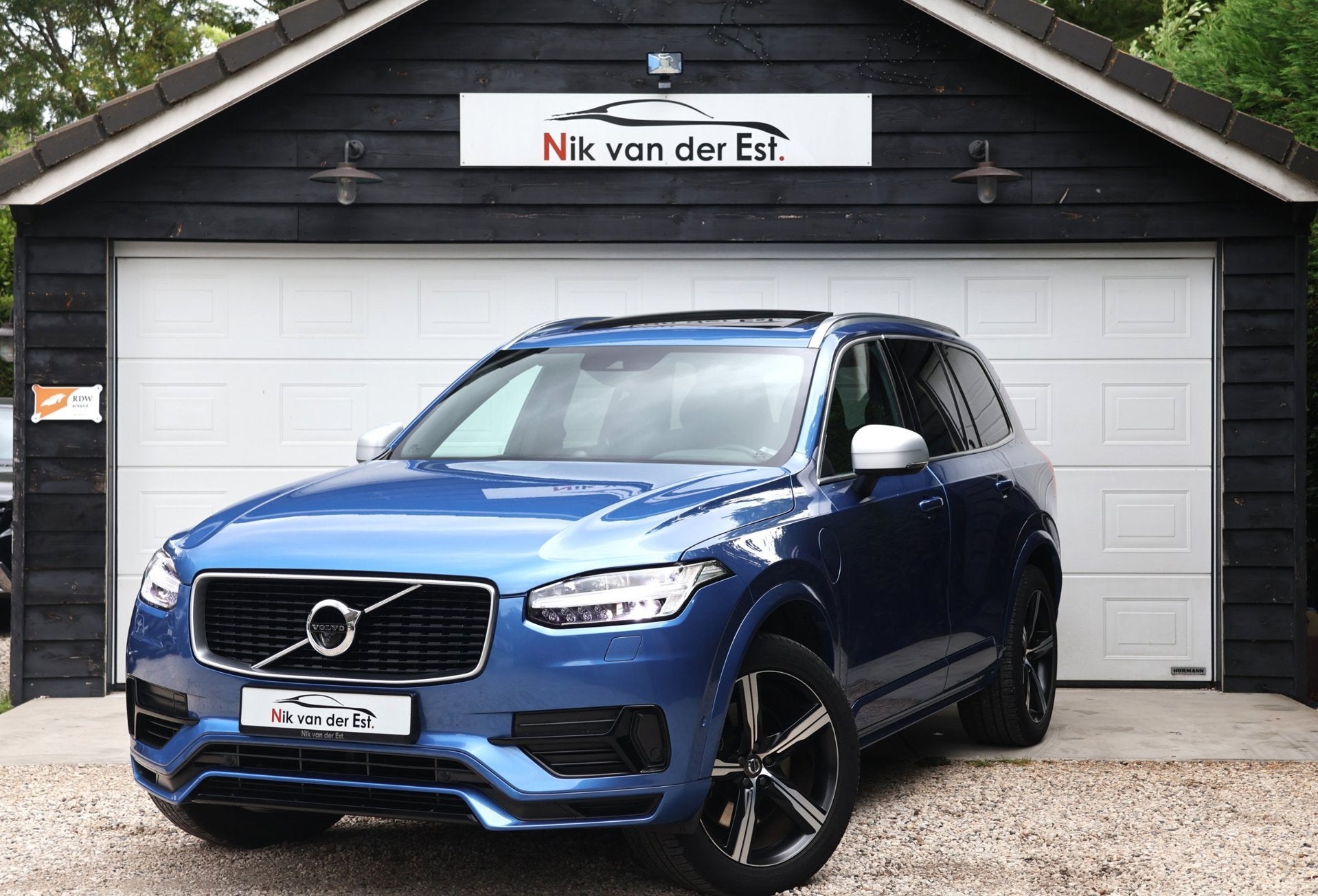 Volvo XC90 2.0 T8 Twin Engine AWD R-Design-B&W-Pano-Luchtver, Gebruikt, Zwart, 48 km/l, Blauw