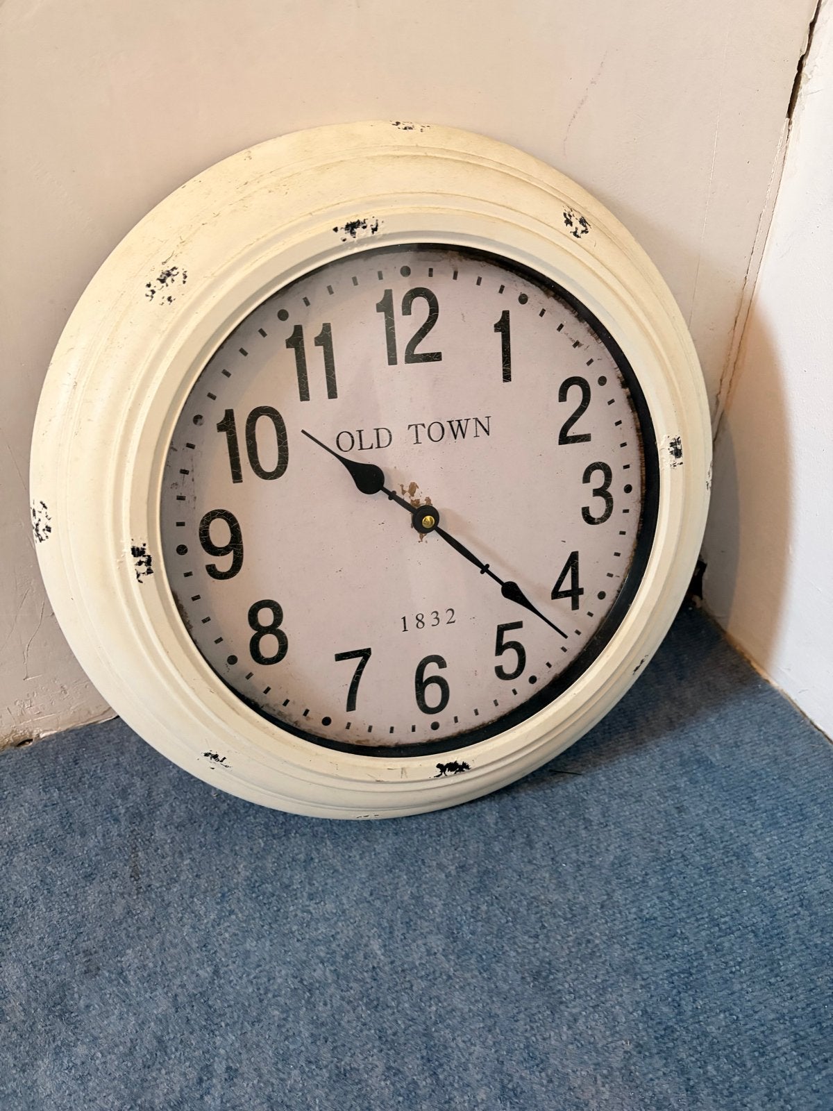 Witte Wandklok 'Old Town 1832' - Vintage Look, Ophalen