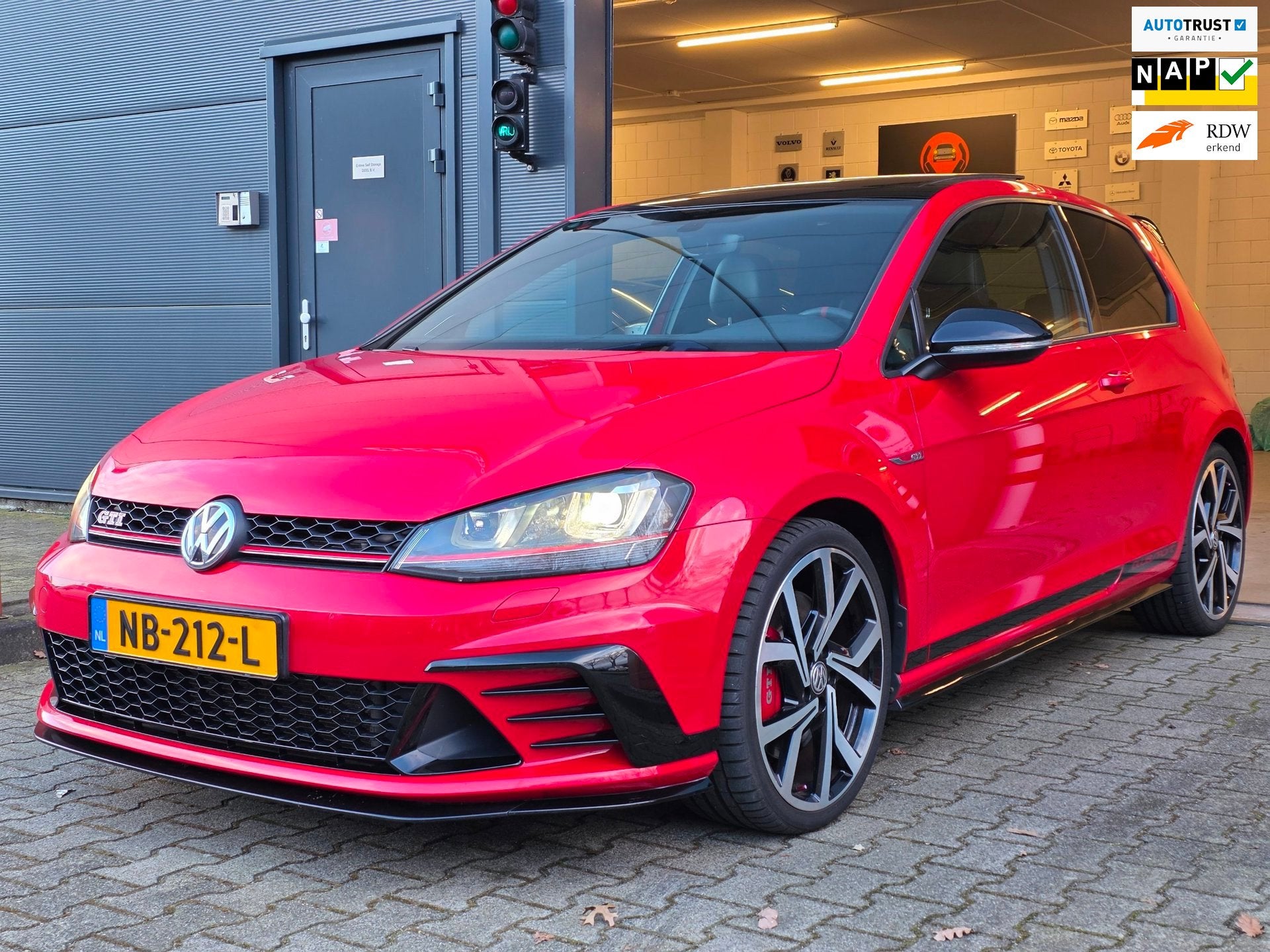 Volkswagen Golf 2.0 TSI GTI Clubsport / 265-360PK / NAP / UN, Auto's, Gebruikt, 4 cilinders, 360 pk, Bedrijf