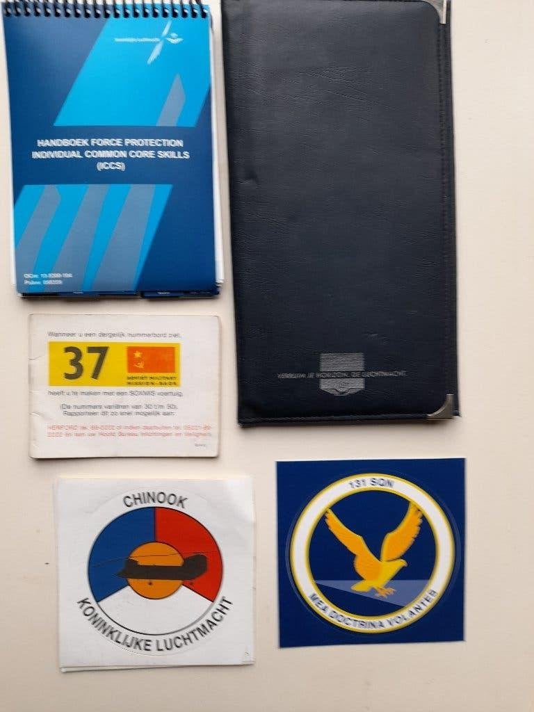 Diverse militaire verzamelobjecten en kleding, Ophalen of Verzenden, Luchtmacht, Nederland, Overige typen