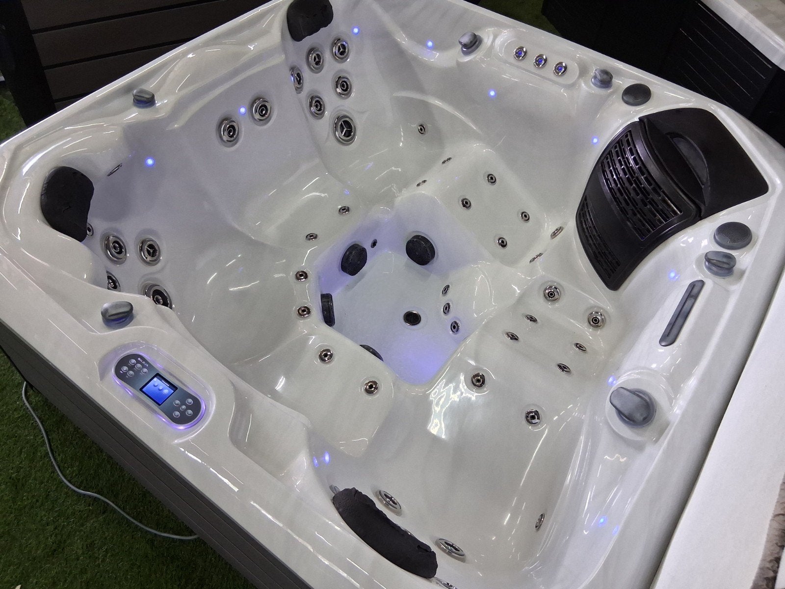 Balboa jacuzzi 2 ligplaatsen audio spa + bezorging&garantie