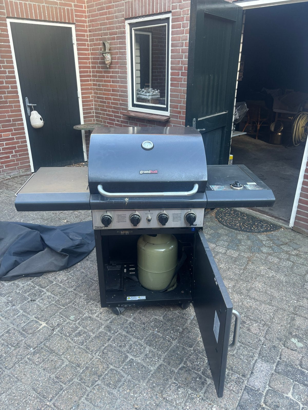 Grandhall gasbarbecue met hoes, Ophalen, Gebruikt