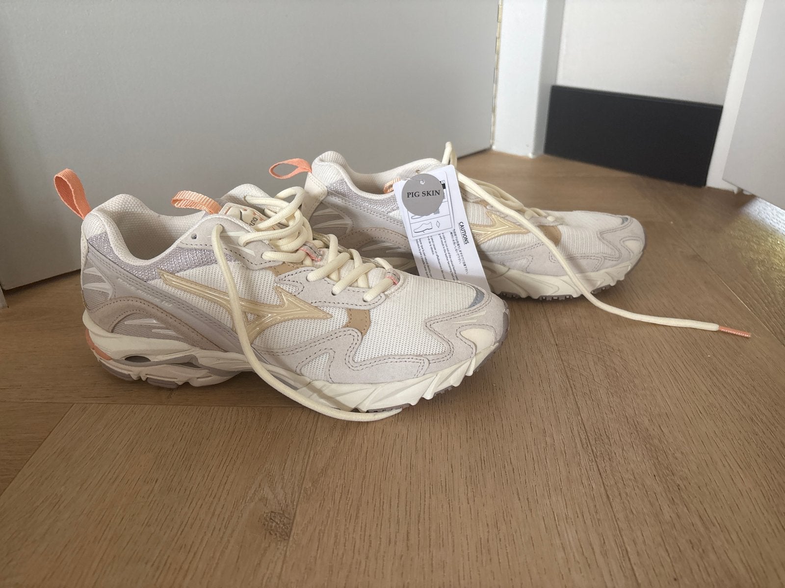 Nieuwe Mizuno sneakers met prijskaartje, Ophalen, Nieuw, Sneakers of Gympen