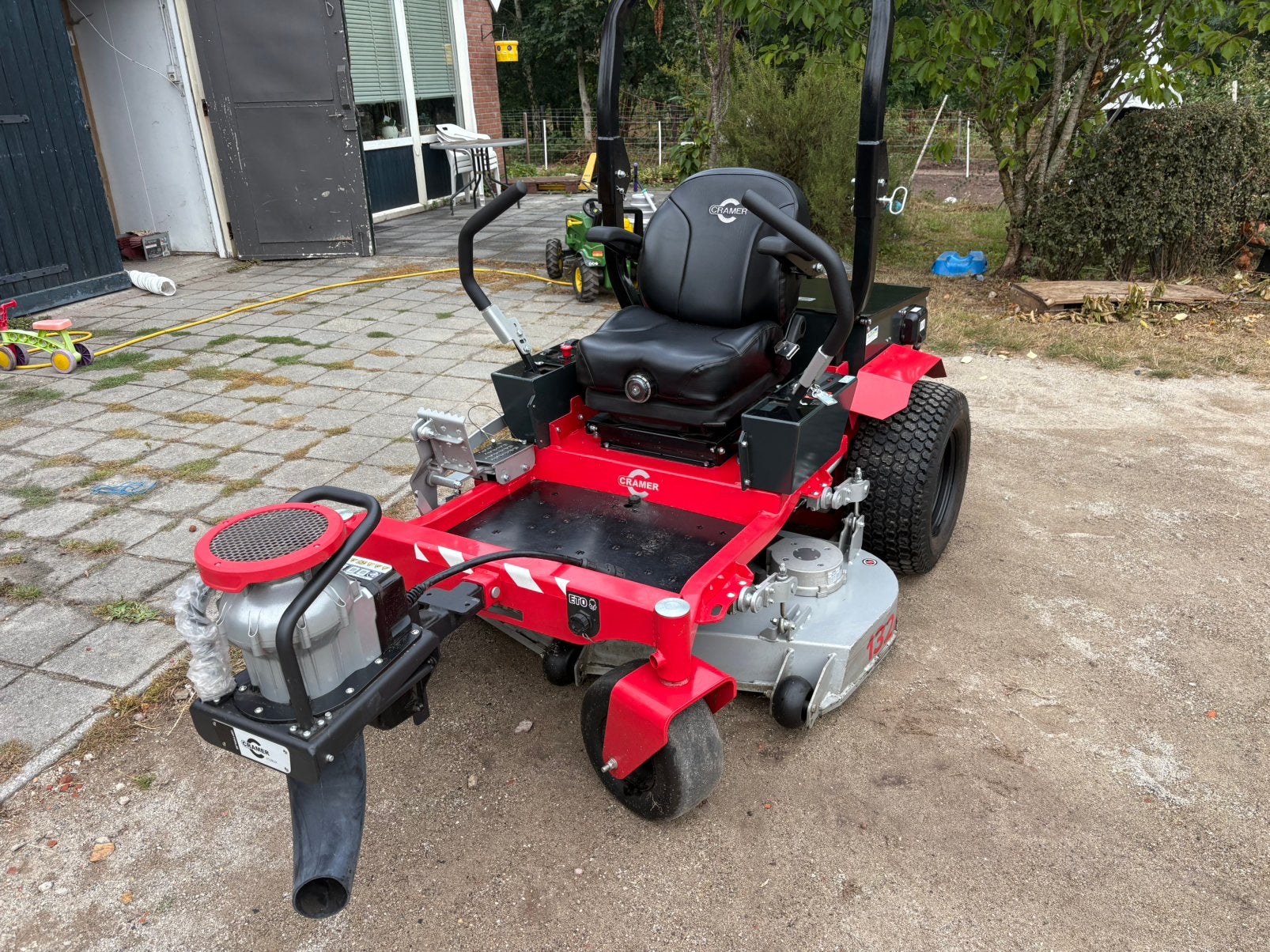 Cramer 82ZT132 elektrische Zero Turn – 16 kWh – slechts 40h, Tuin en Terras, Ophalen, Elektrische grasmaaier, Nieuw, Mulchfunctie