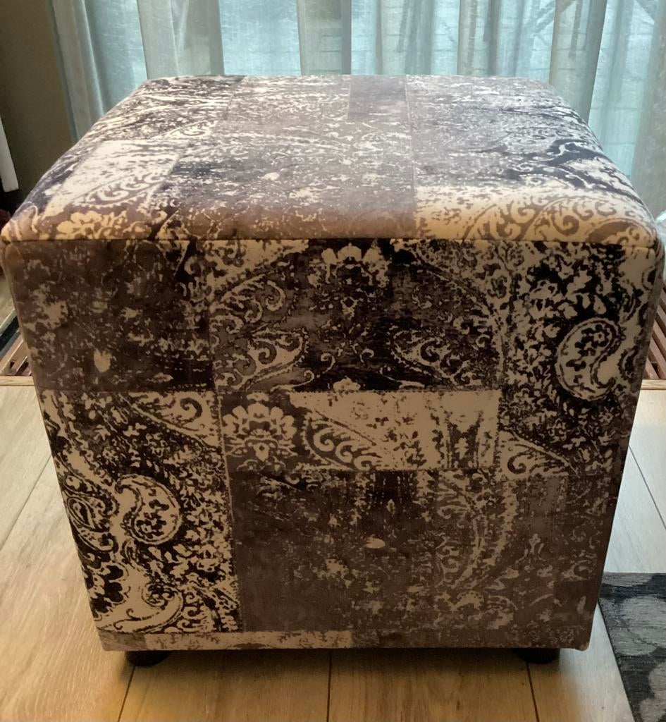 Leuke hocker, Huis en Inrichting, Ophalen, Zo goed als nieuw, Vierkant, 50 tot 75 cm
