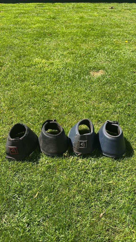 Donker blauwe en zwarte springschoenen, Ophalen of Verzenden, Zo goed als nieuw